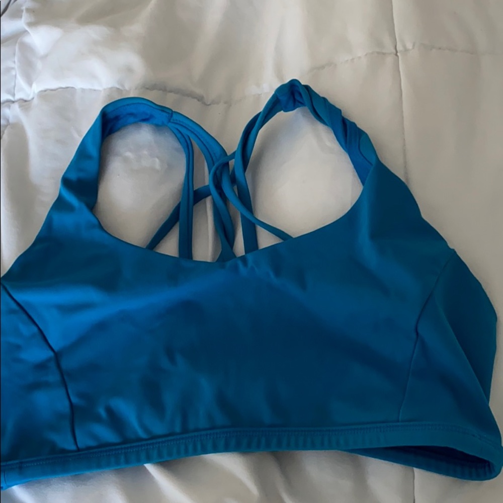 Lululemon free to be bra size 8